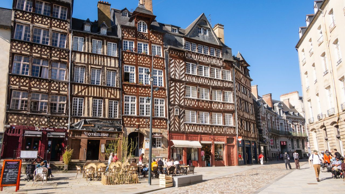 Dépôt-vente Rennes : Votre ambassadrice Lucile, en Ille-et-Vilaine pour revendre vos pièces premium et luxe