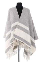 Cape Claudie Pierlot Gris en Synthétique, taille TU - Seconde Main