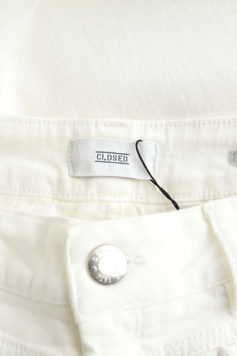 Droit Closed  Blanc