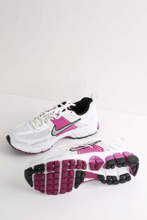 Baskets Nike  Blanc