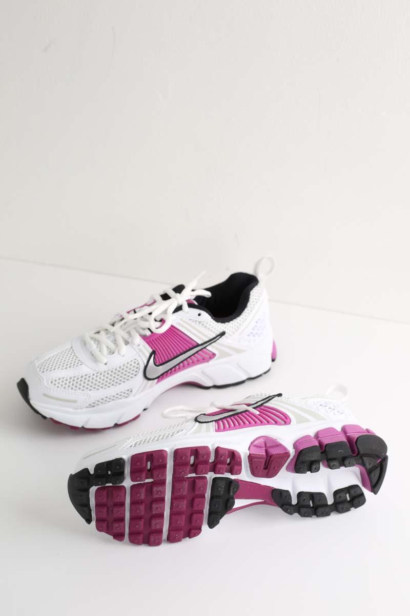 Baskets Nike  Blanc