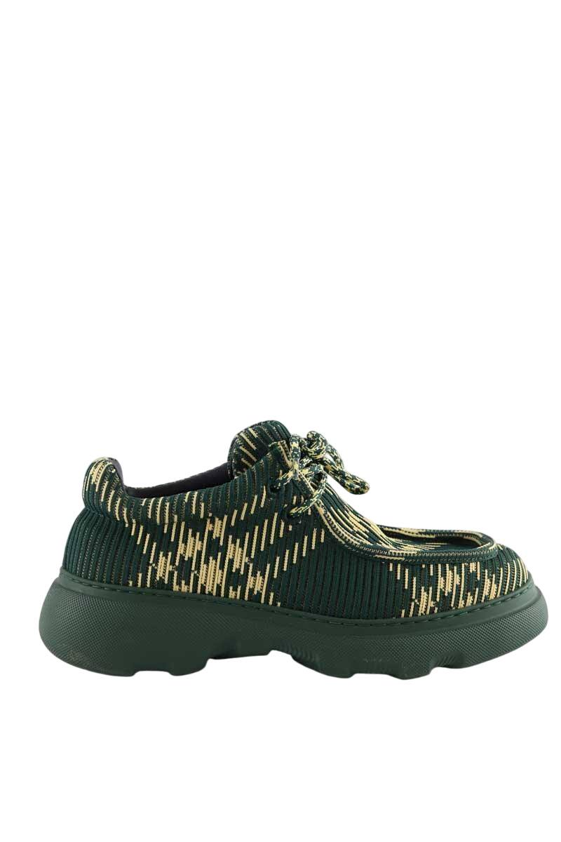 Chaussures à lacets Burberry  Vert