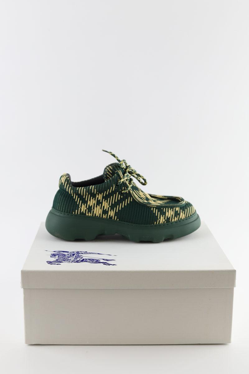 Chaussures à lacets Burberry  Vert