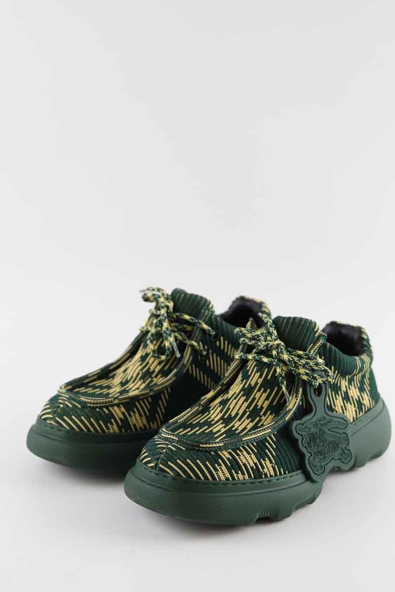 Chaussures à lacets Burberry  Vert