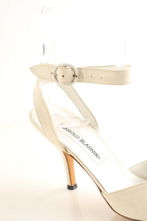 Talons Manolo Blahnik  Ecru