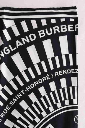 Carré Burberry Noir en Soie