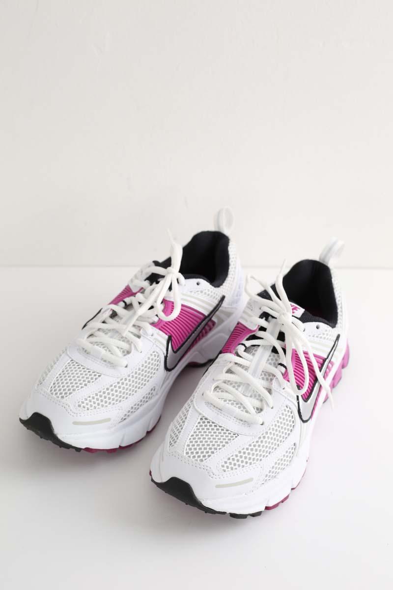 Baskets Nike  Blanc