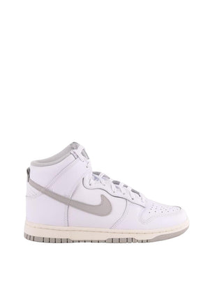 Baskets Nike  Blanc