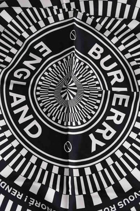 Carré Burberry Noir en Soie