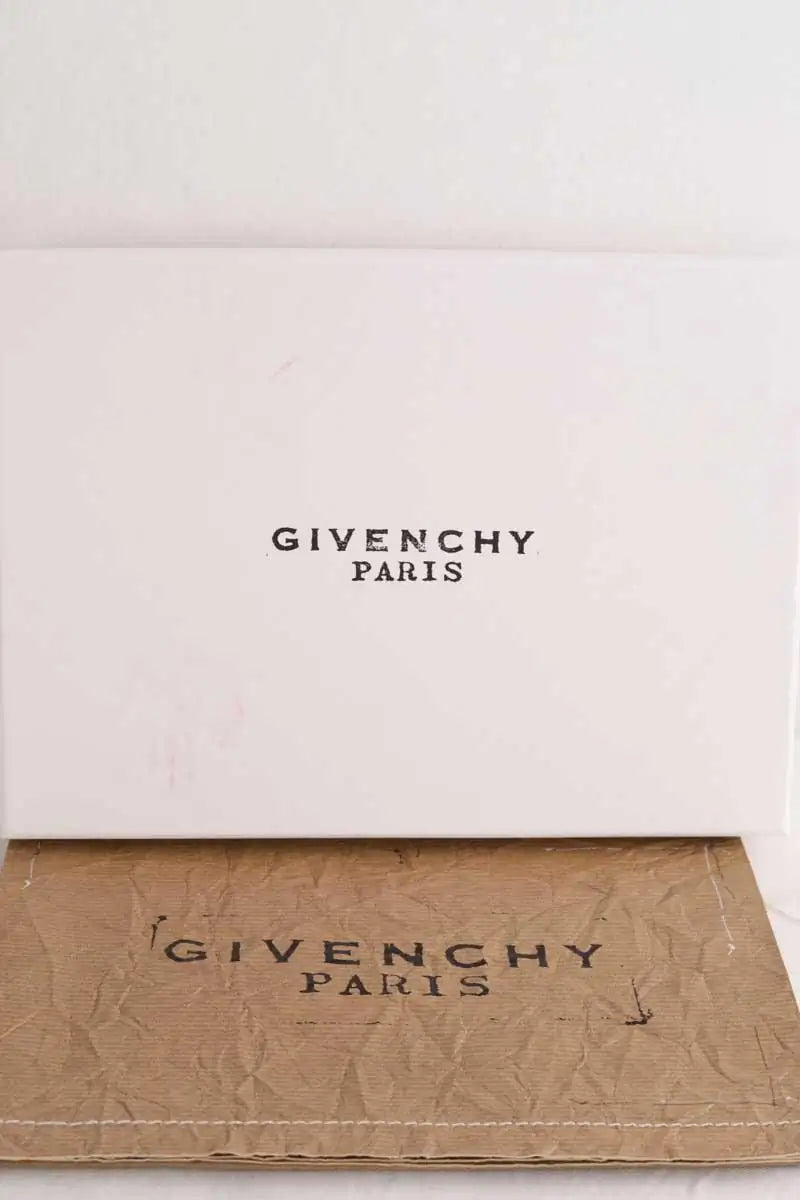 Invitation défilé A/H 2020-2021 Givenchy Camel en 