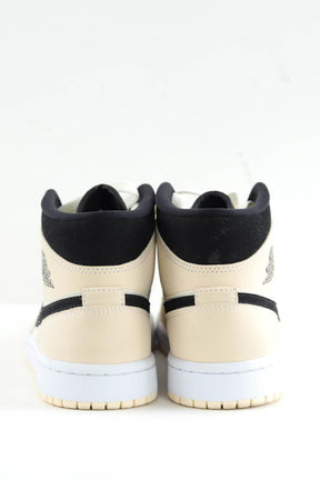 Baskets Nike  Beige