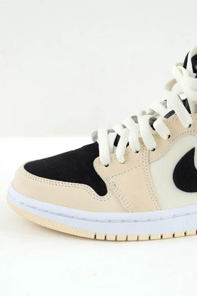 Baskets Nike  Beige