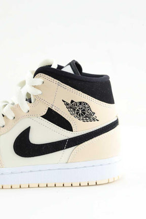 Baskets Nike  Beige