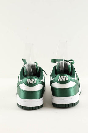 Baskets Nike SB Dunk Low Vert