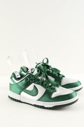 Baskets Nike SB Dunk Low Vert