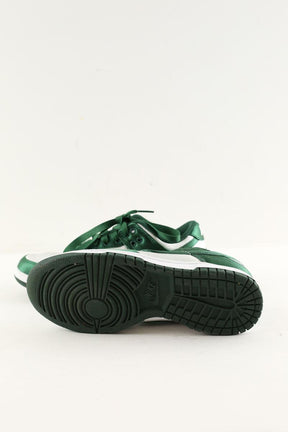 Baskets Nike SB Dunk Low Vert