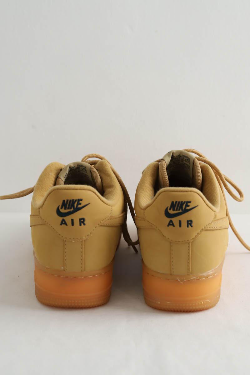 Baskets Nike  Beige