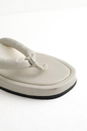 Tongs Steve Madden  Ecru