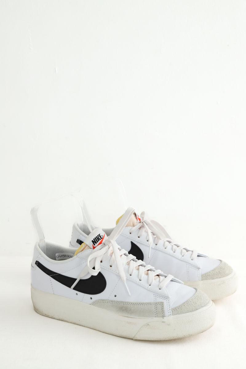Baskets Nike  Blanc