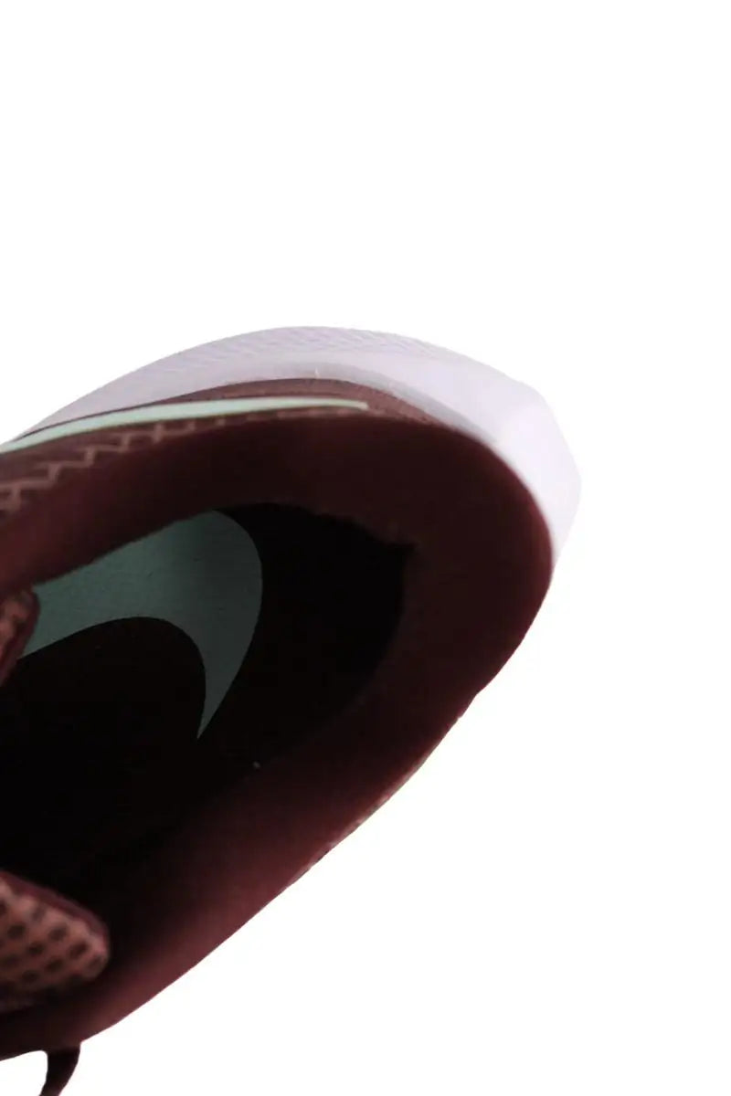 Baskets Nike Bordeaux en Tissu
