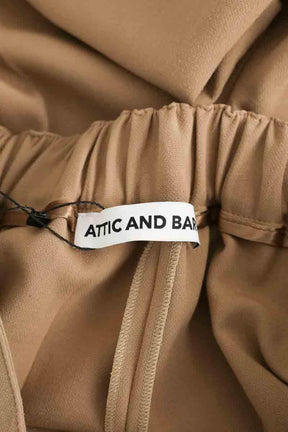 Bermuda Attic And Barn  Marron