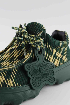 Chaussures à lacets Burberry  Vert