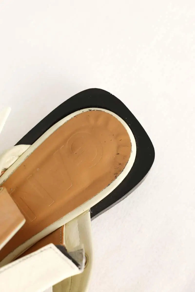 Ballerines Ganni Ecru en Cuir verni