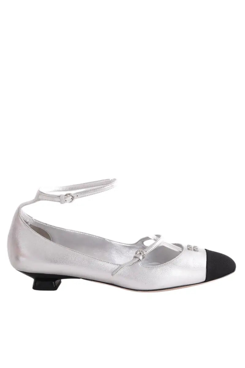 Ballerines Miu Miu Argent en Cuir, taille 38 - Seconde Main