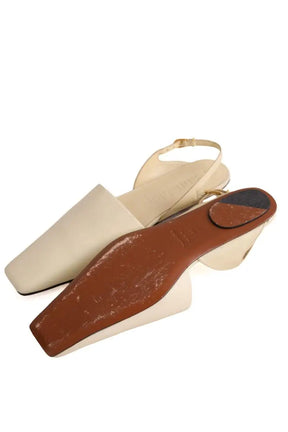 Ballerines Nanushka Beige en Cuir