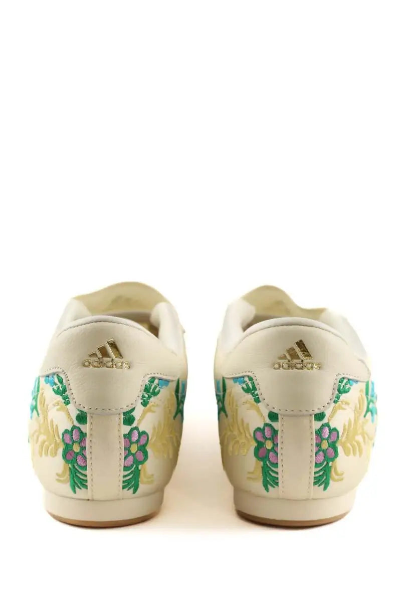 Baskets Adidas Beige en Tissu