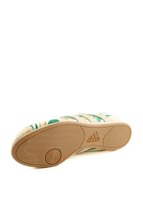 Baskets Adidas Beige en Tissu