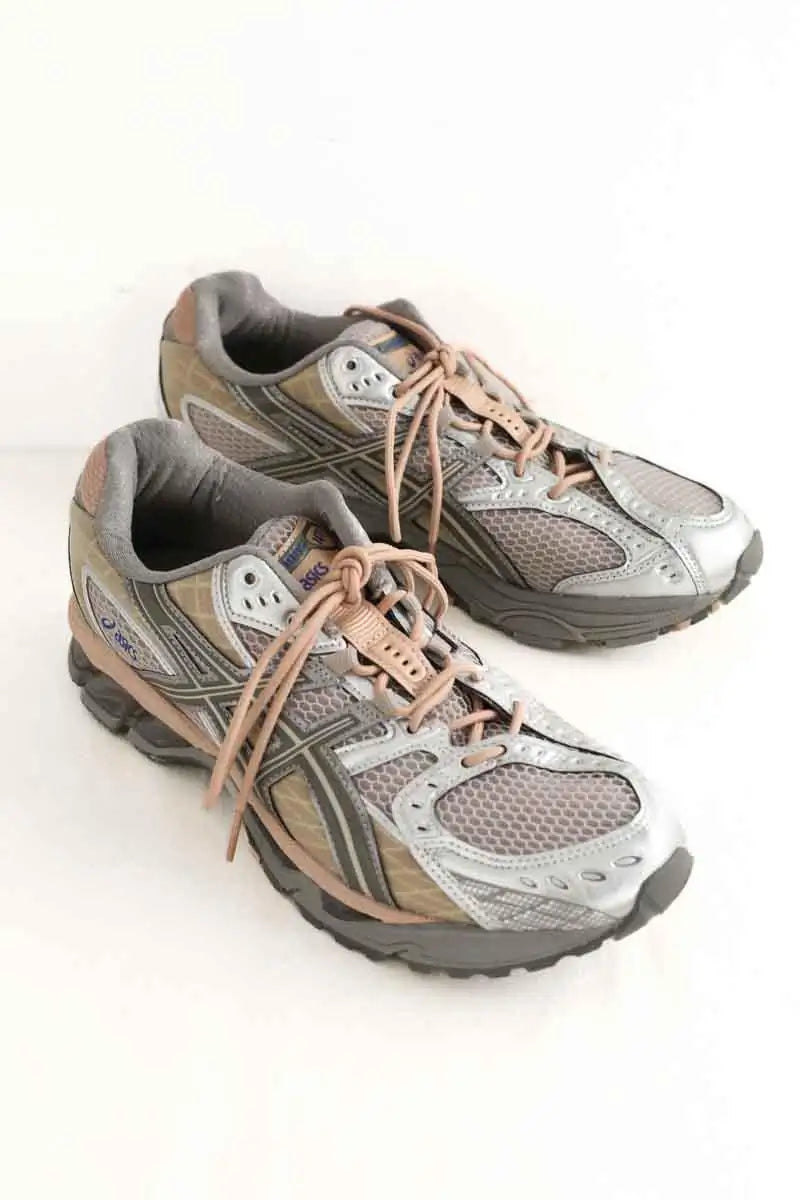 Baskets Asics Gris en Cuir