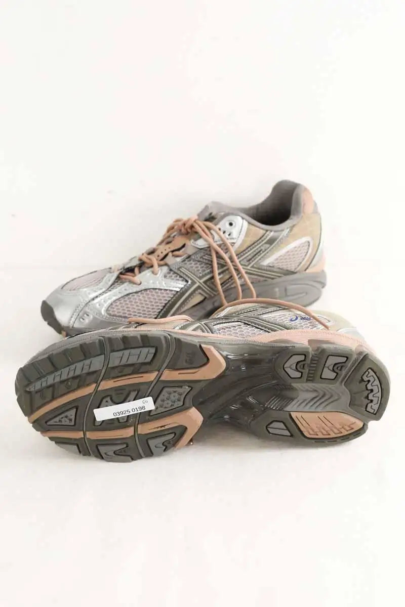 Baskets Asics Gris en Cuir