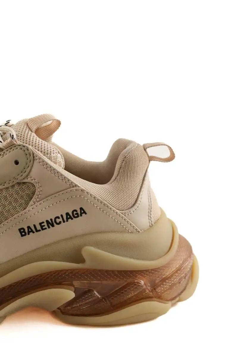 Baskets Balenciaga Triple S Beige en Tissu