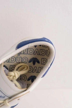 Baskets basses Adidas Blanc en Caoutchouc