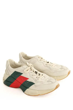 Baskets basses Gucci Beige en Cuir