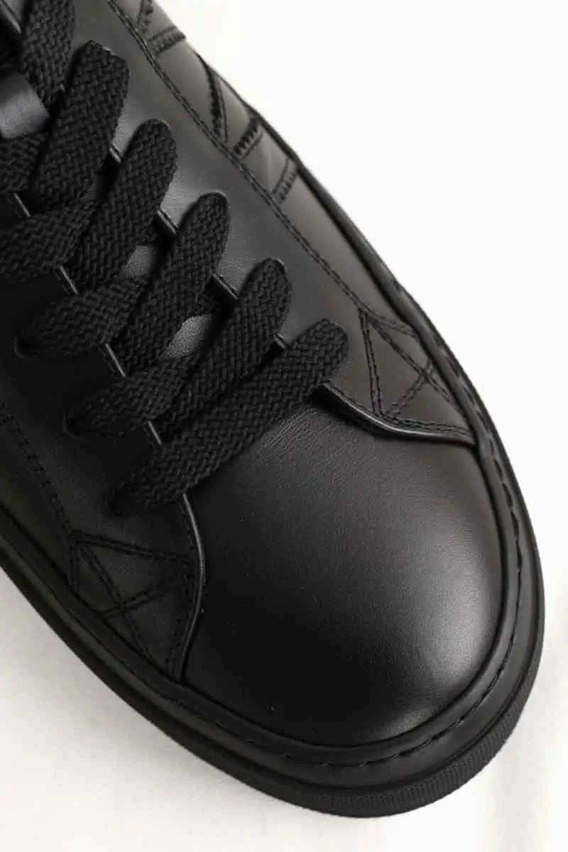 Baskets basses Moncler Noir en Cuir