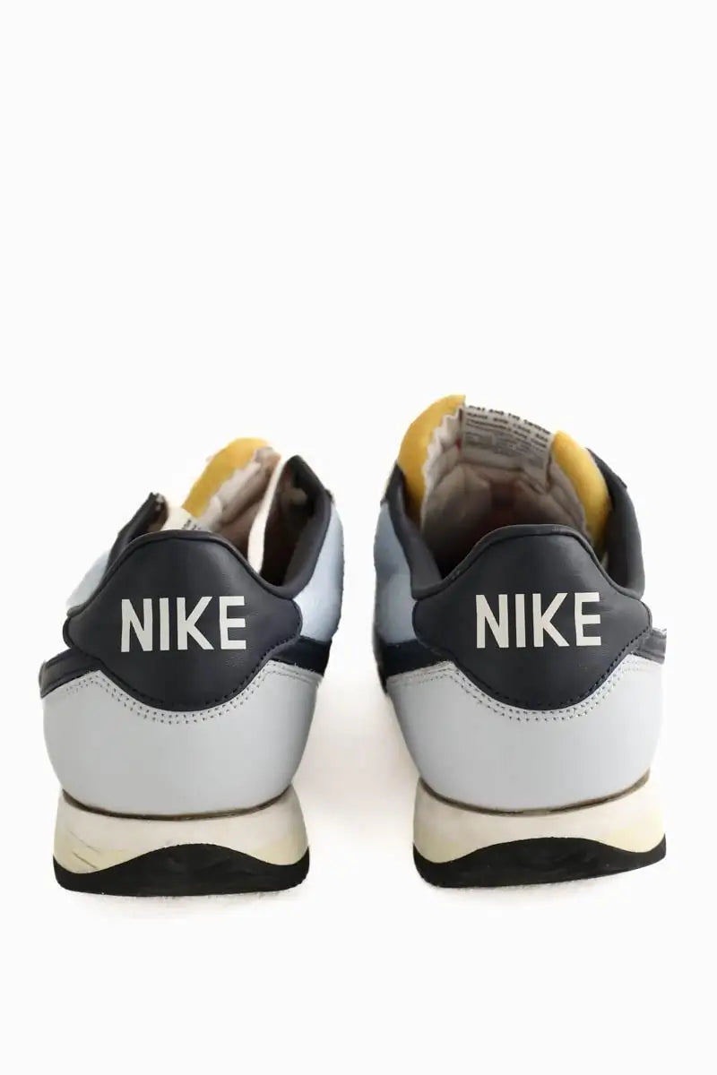 Baskets basses Nike Bleu en Daim