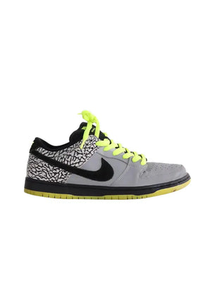 Baskets basses Nike Gris en Tissu, taille 42 - Seconde Main