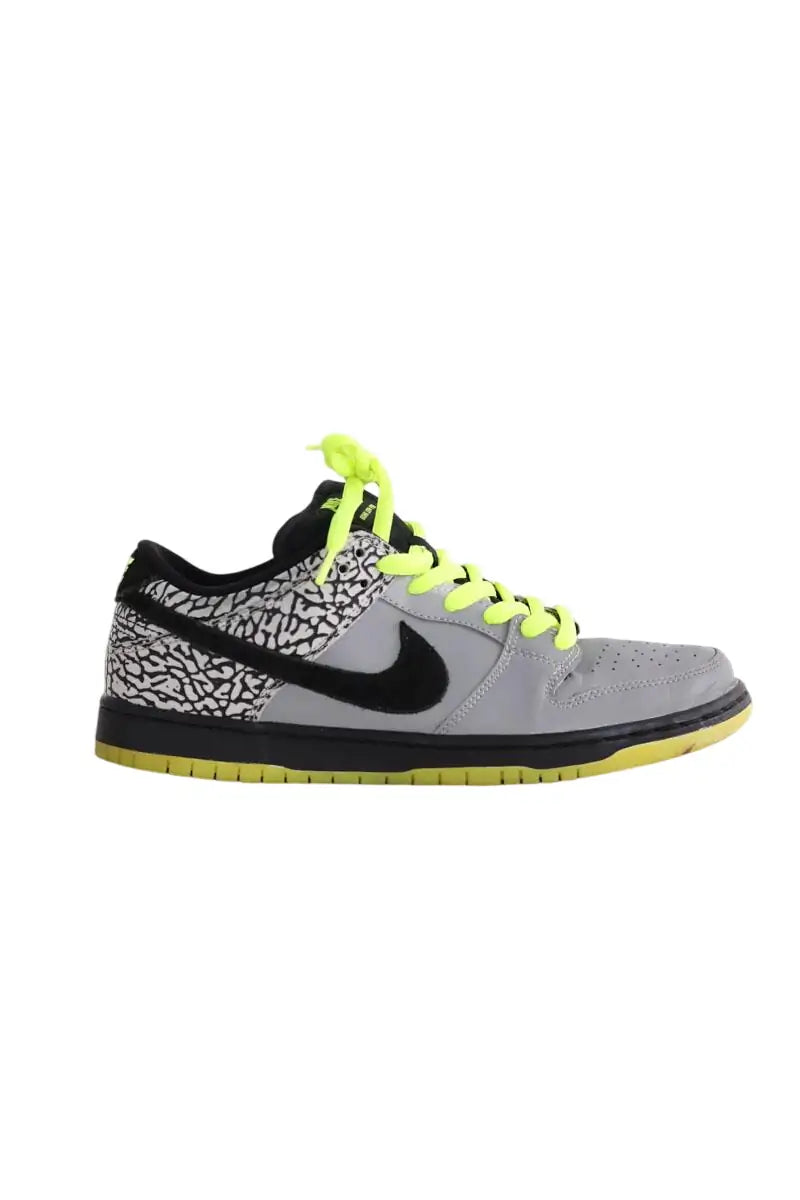 Baskets basses Nike Gris en Tissu, taille 42 - Seconde Main
