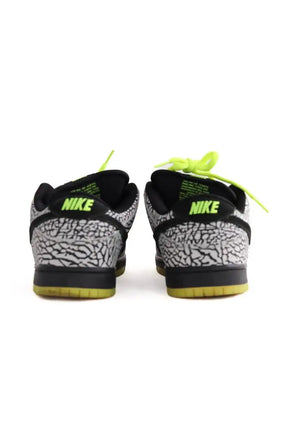 Baskets basses Nike Gris en Tissu