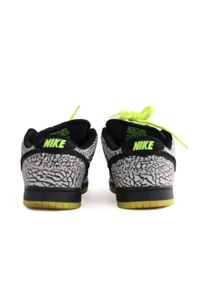 Baskets basses Nike Gris en Tissu