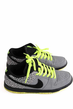 Baskets basses Nike Gris en Tissu