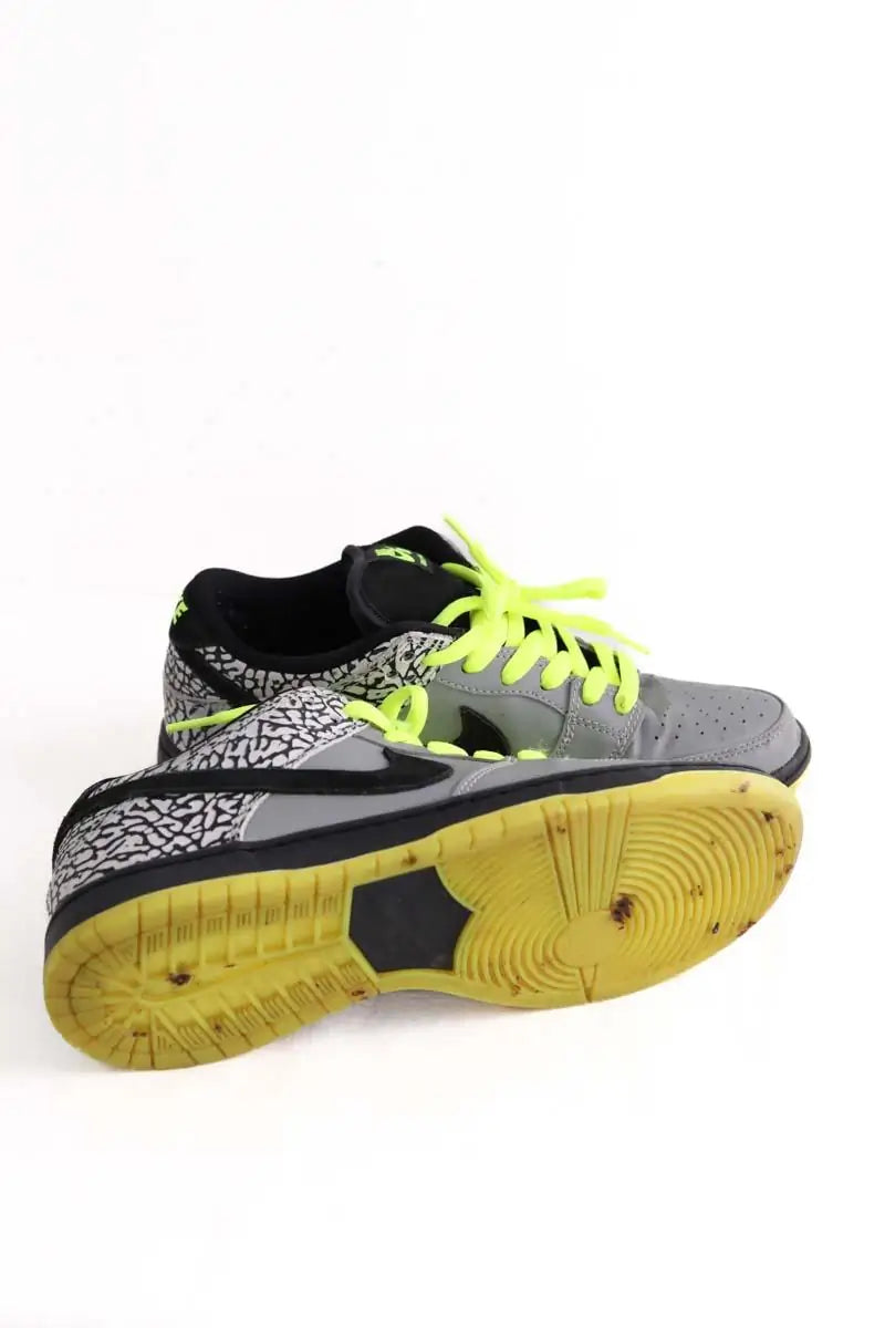 Baskets basses Nike Gris en Tissu