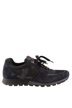 Baskets basses Prada Noir en Tissu, taille 42 - Seconde Main