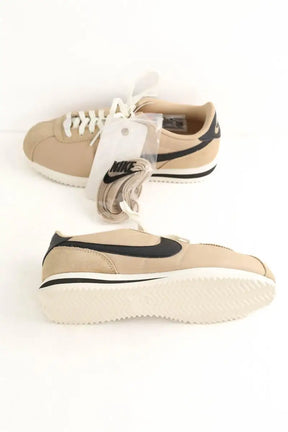 Baskets Nike Camel en Tissu