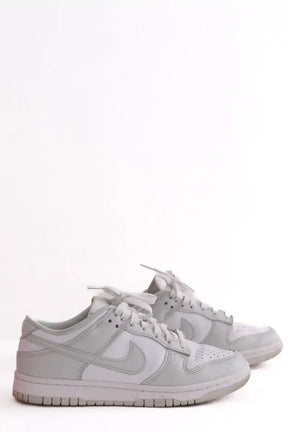 Baskets Nike Gris en Cuir