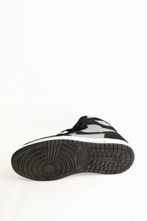 Baskets Nike Gris en Cuir