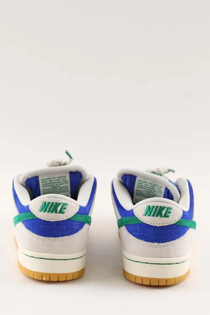 Baskets Nike Gris en Daim