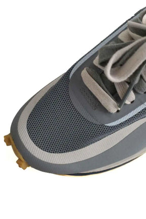 Baskets Nike Gris en Tissu